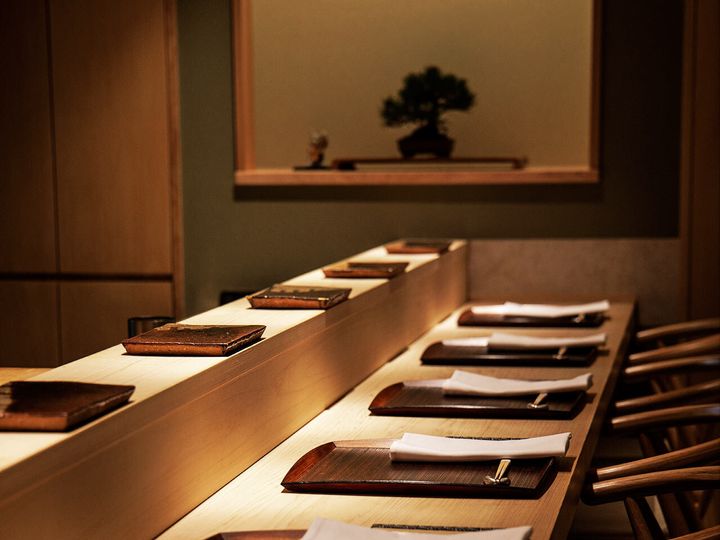 六本木『鮨 みうら』の内観