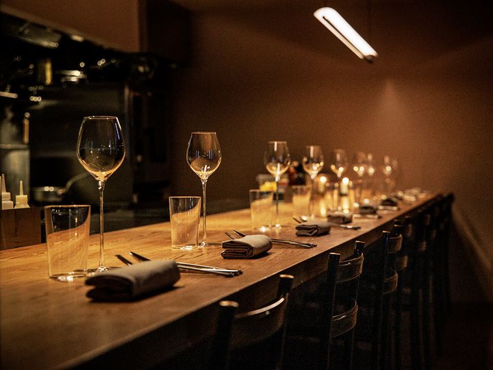 神泉『ess.』の内観