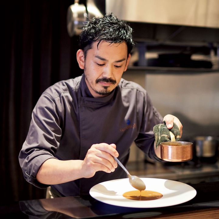 シェフの新開才也さん