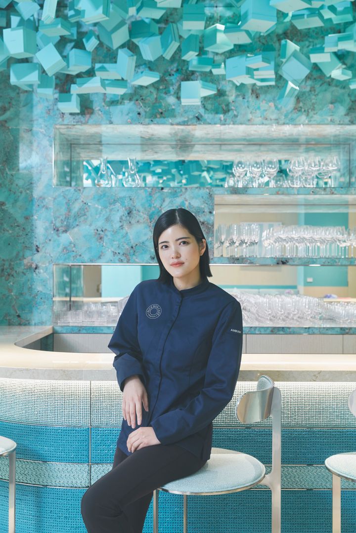 庄司夏子シェフ。2020年アジアのベストレストラン50にてアジアのベストパティシエ賞を受賞し、同2022年版ではアジアの最優秀女性シェフ賞を日本人女性として初めて受賞するなど国内外から高い評価を得ている。