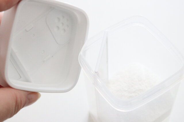 セリアの粉末洗剤用ボトルの内側の仕切り板