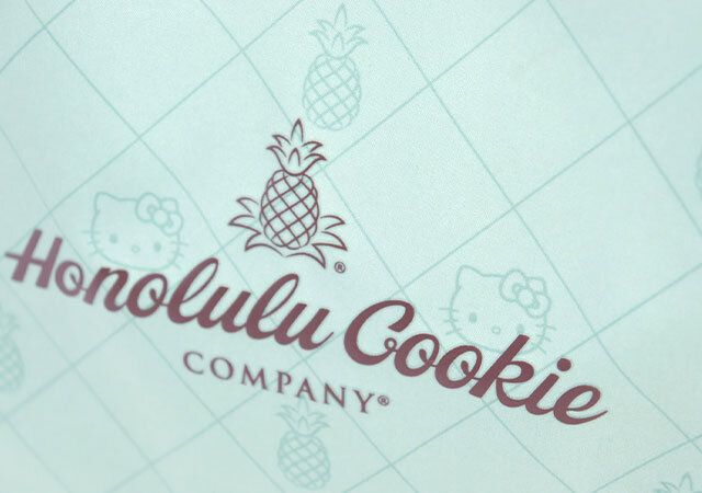 宝島社付録のハローキティとホノルル・クッキー・カンパニーのバッグ2