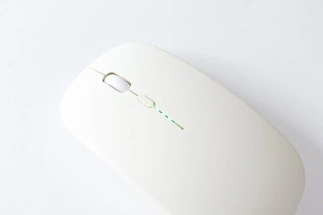 ダイソーの電池残量がわかる無線マウス（3ボタン）2