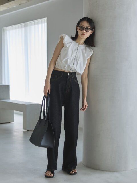 黒デニムコーデ1