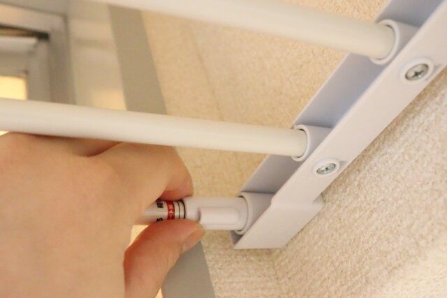 ダイソー つっぱり棚（63cm-93cm） 設置方法 調整ダイヤル