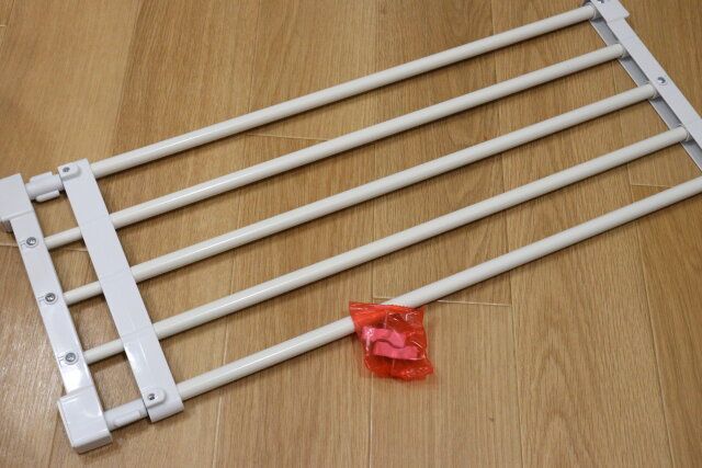 ダイソー つっぱり棚（63cm-93cm） セット内容