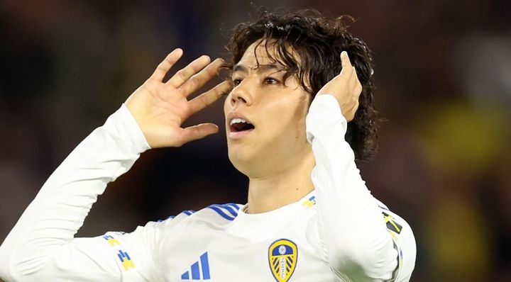 リーズ田中碧、プレミアリーグデビュー戦で高評価！「交代時の拍手喝采がそのパフォーマンスを物語る」