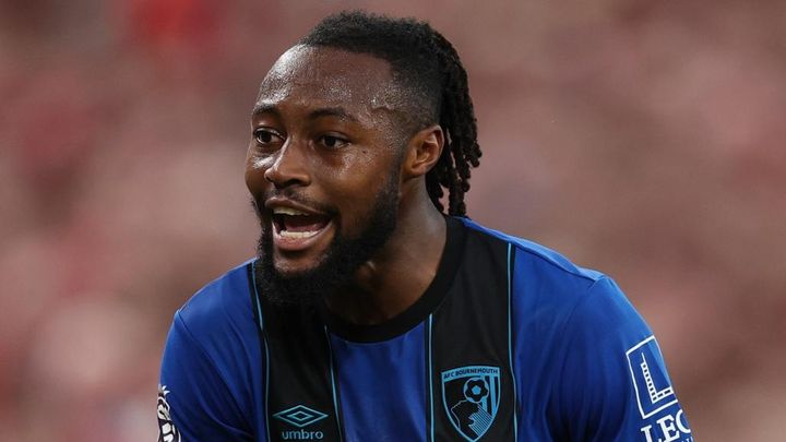 リヴァプール戦でボーンマスFWに人種差別的発言…逮捕された英47歳、『サッカー観戦禁止』を条件に保釈