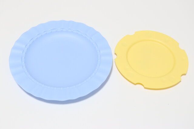 セリアのPPプレート フリルとPPプレート チーズ