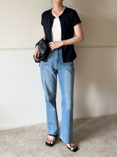 Style②さらっと羽織って軽やかに◎抜け感デニムスタイル