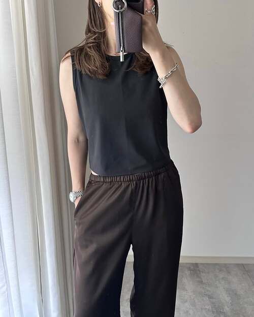 UNIQLOタンクトップ2