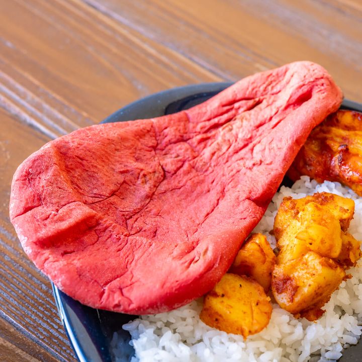 東京ディズニーシー／カスバ・フードコート“ディズニー・ハロウィーン2025”スペシャルビーフカリー、タンドーリチキン添え（辛口）2