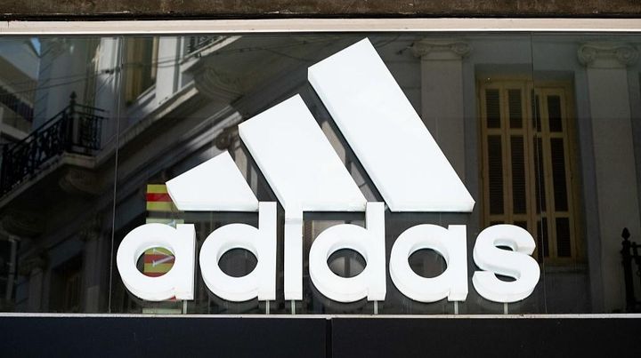 イ・ガンインにBLACKPINK…韓国メディア「adidasは韓国市場の重要性を認識した」