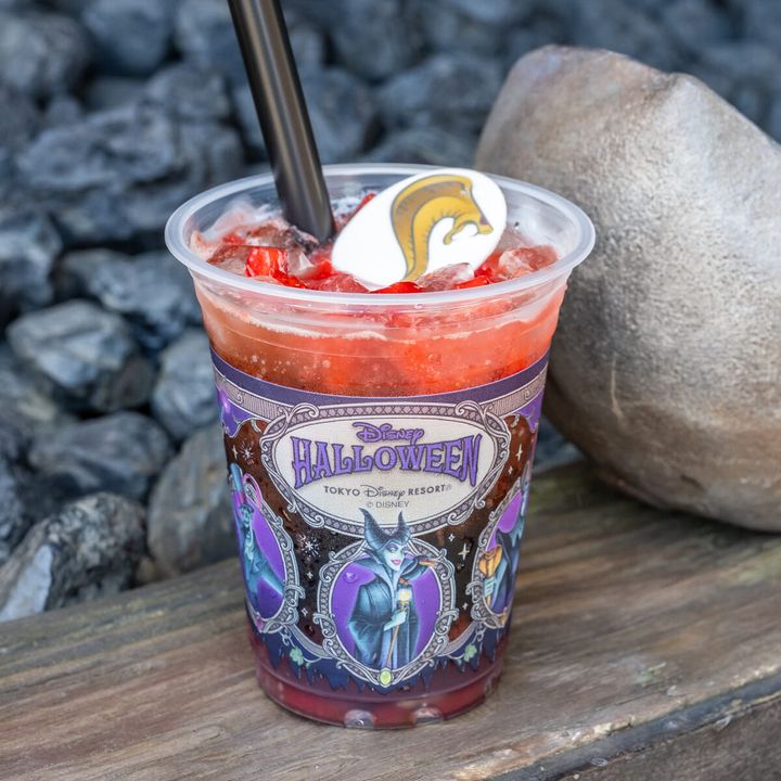 東京ディズニーシー“ディズニー・ハロウィーン2025”スパークリングゼリードリンク（コカ・コーラ＆ストロベリー）