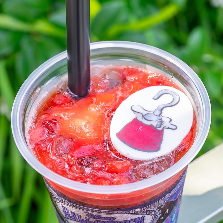 東京ディズニーランド“ディズニー・ハロウィーン2025”スパークリングゼリードリンク（コカ・コーラ＆ストロベリー）2