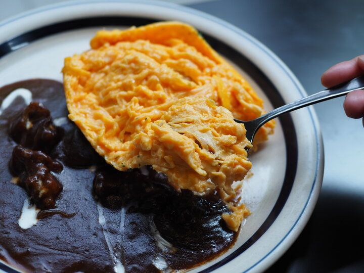 新鮮な平飼い卵を使ったふわふわパンケーキが絶品！緑と光に包まれる癒し空間「eggg Park」