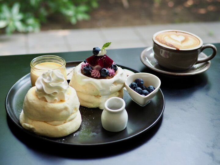 新鮮な平飼い卵を使ったふわふわパンケーキが絶品！緑と光に包まれる癒し空間「eggg Park」