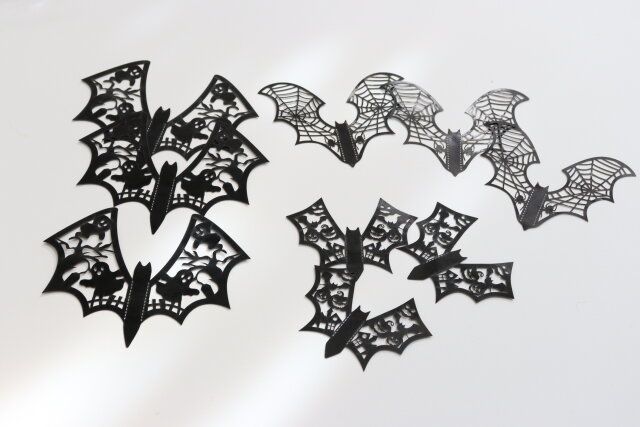 ダイソーのコウモリ型立体ステッカー（HW、CF、9枚）