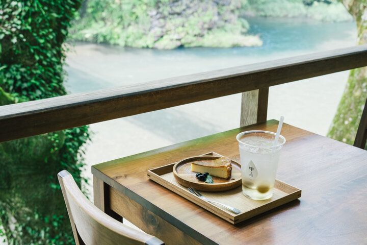 多摩川上流を見下ろしながらほっとひと息♪奥多摩の絶景カフェ「CAFE雫」でこだわりスイーツを