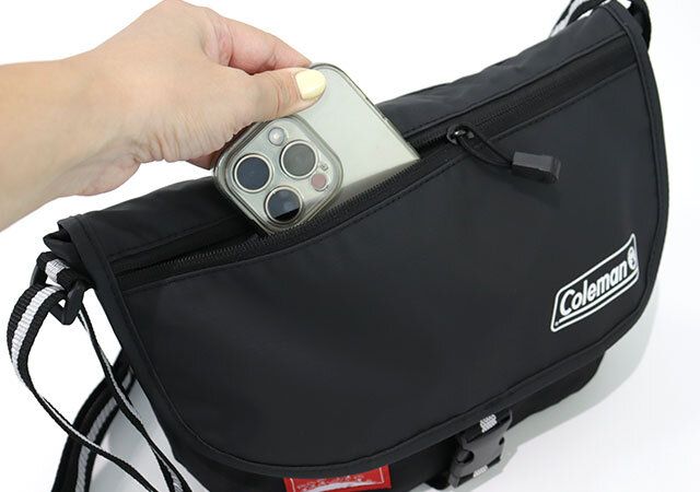 宝島社リンネル10月号付録のスヌーピーとコールマンのメッセンジャーバッグ4