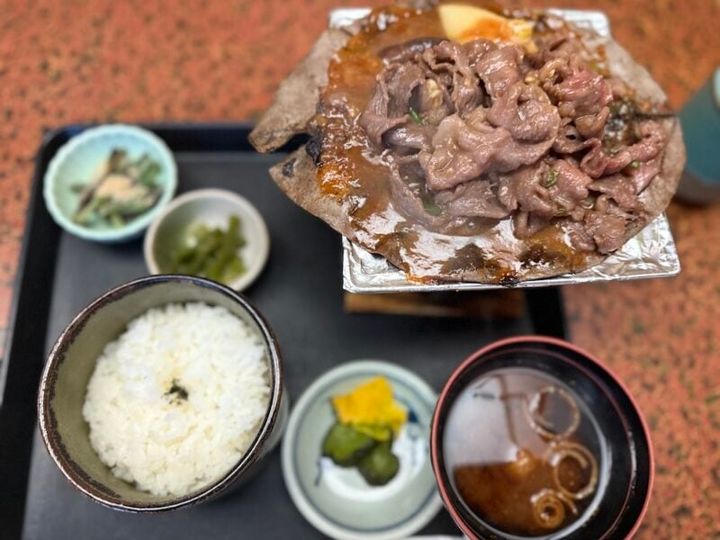 飛騨牛の朴葉味噌