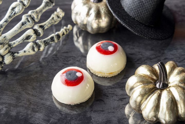 フランボワーズとミルクの目玉ムース