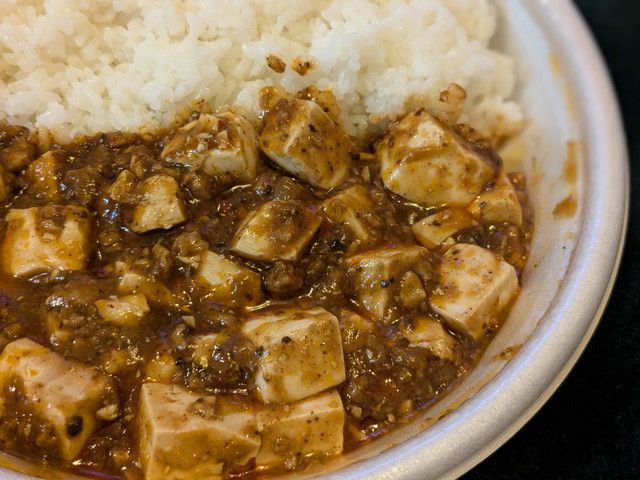 麻婆豆腐ごはんの増量品アップ
