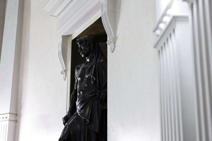 大阪府立中之島図書館