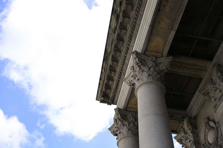 大阪府立中之島図書館