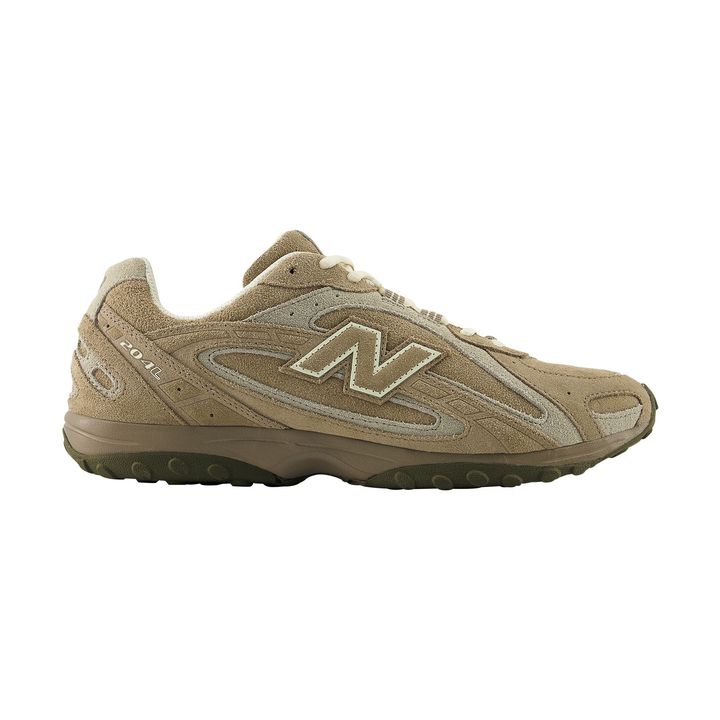 スニーカー ￥15,950／NEWBALANCE（ニューバランスジャパンお客様相談室）
