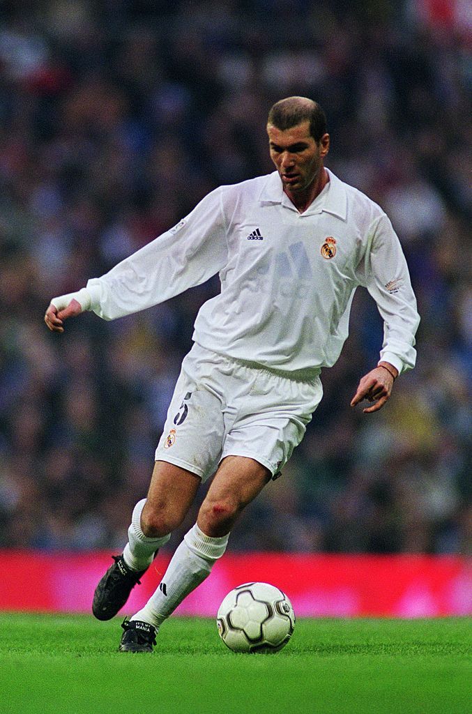 サッカーの歴史上「最高のミッドフィルダー」TOP5