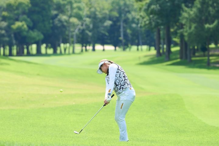 ランニングアプローチの“正しい打ち方”とは？女子プロが解説