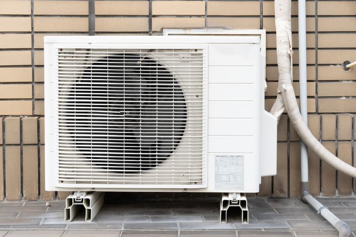 エアコンの室外機を冷やすと、効きがよくなる？