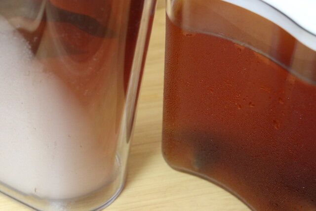 ダイソーのダブルウォール冷水筒と一般な冷水筒の15分後