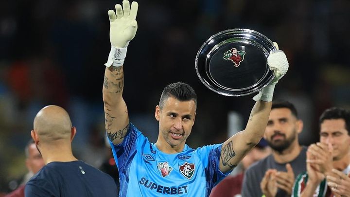 44歳の元ブラジル代表GKファビオ、世界最多出場記録更新！？通算1391試合出場で表彰 「みなさんに感謝しています」