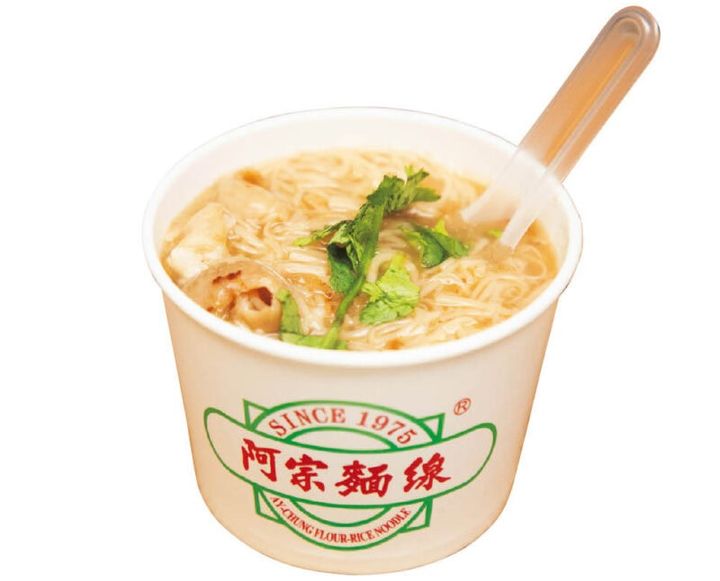 サイズは大と小があるが小でもボリューミー。こちらはモツが入っているが牡蠣が入っている店もある。