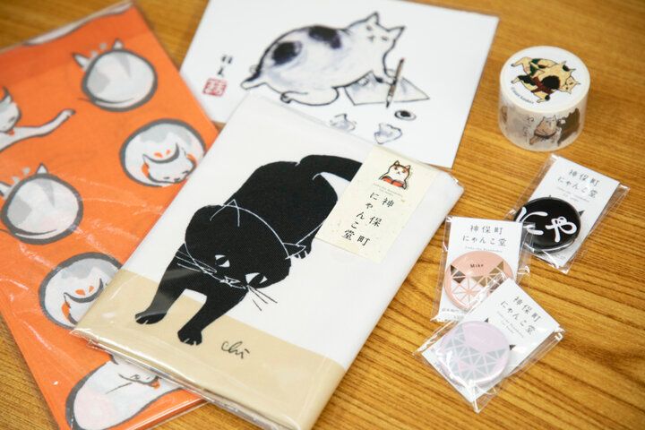 猫グッズもたくさん♪神保町「猫本専門店 にゃんこ堂」でお気に入りの猫本探し