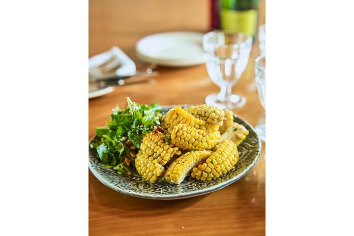 小堀紀代美さんの甘味たっぷり揚げとうもろこしのナムプラーバター和えのつくり方