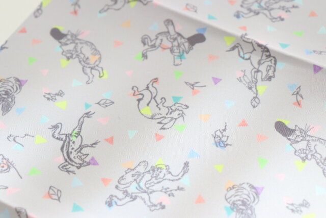 ダイソーの面白いインクジェットプリント生地（鳥獣戯画）