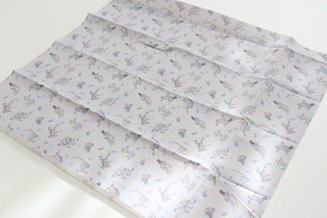 ダイソーのセンス抜群のインクジェットプリント生地（鳥獣戯画）