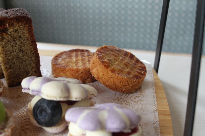 塩味の利いた「淡路の藻塩のガレットブルトンヌ」で甘さをリセット