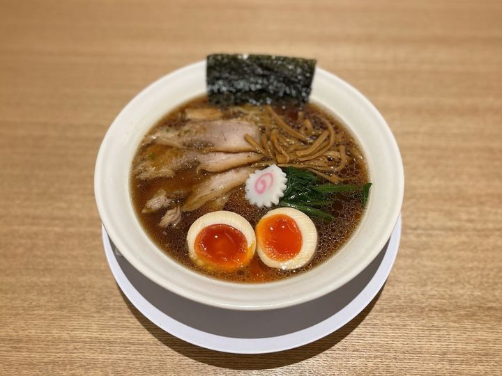 味玉醤油ラーメン 並 900円 大 1000円