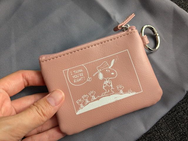 キーチェーン付きコインケースのスヌーピーコミック面（I THINK YOU'RE RIGHT の吹き出し）