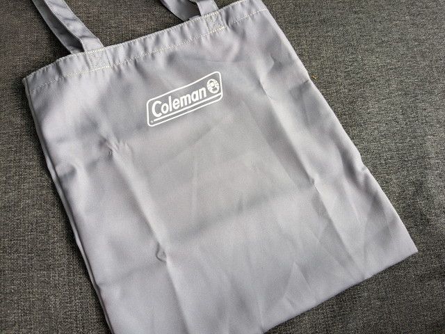 両A面トートのColemanロゴ面。シンプルなグレーで使いやすいデザイン