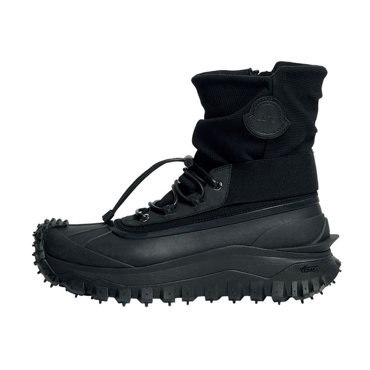 ブーツ ￥129,800／MONCLER × EDWARD ENNINFUL（モンクレールジャパン）