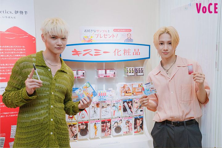 入場記念として、マスカラリムーバーやリップなど人気製品のミニサイズがもらえる！