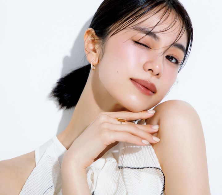 「MAQUIAベストコスメ2025上半期」チーク部門ランキング 1位 44 NUDE LAVALLIERE