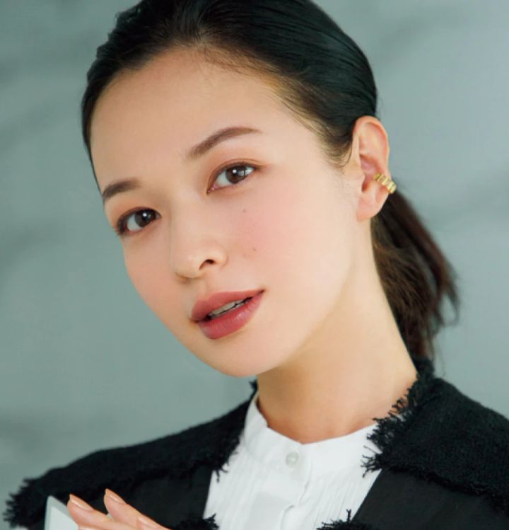 YSL メイクミーブラッシュ パウダーを使ったおすすめメイク 44 NUDE LAVALLIERE