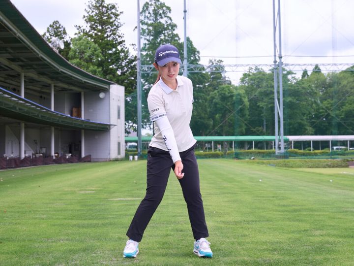 正しい“飛ぶ構え”はどっち？女子プロが解説