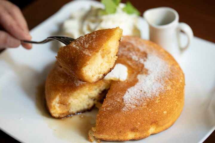 おひとりさまもOK♪ ふんわり軽やか食感のホットケーキ＆フレンチトーストが自慢の「石釜 bake bread 茶房 TAM TAM」